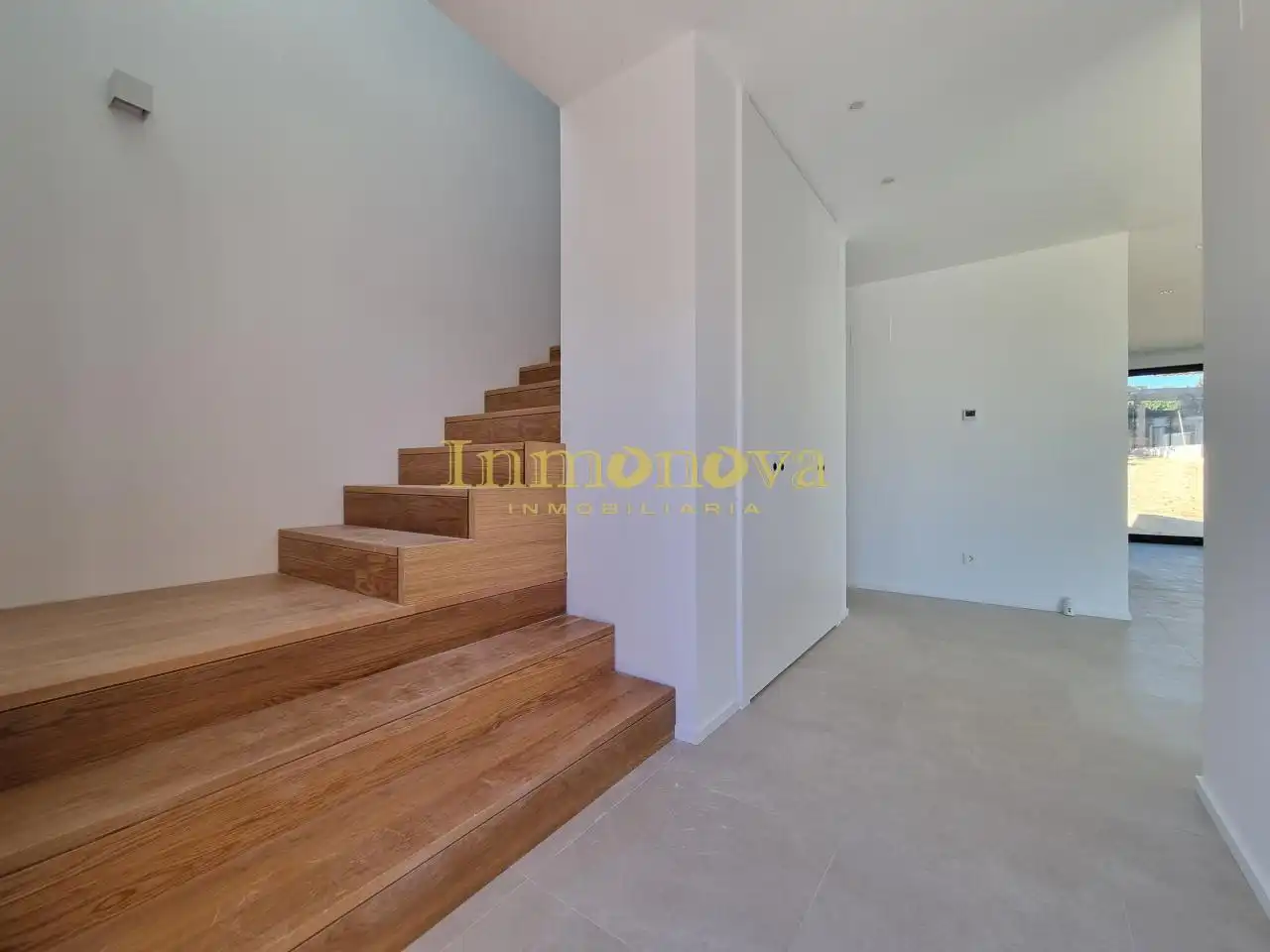 Casa adosada en venta en Nigrán con Calefacción, Jardín privado y Terraza