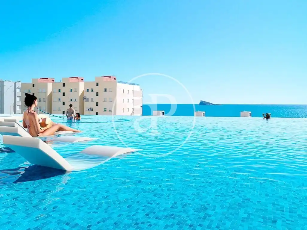 Piscina de Piso en venta en Benidorm con Aire acondicionado, Calefacción y Jardín privado