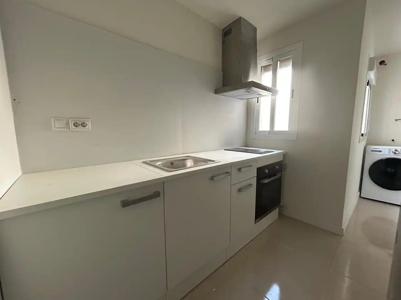 Kitchen of Flat for share in San Juan de Aznalfarache  with Furnished