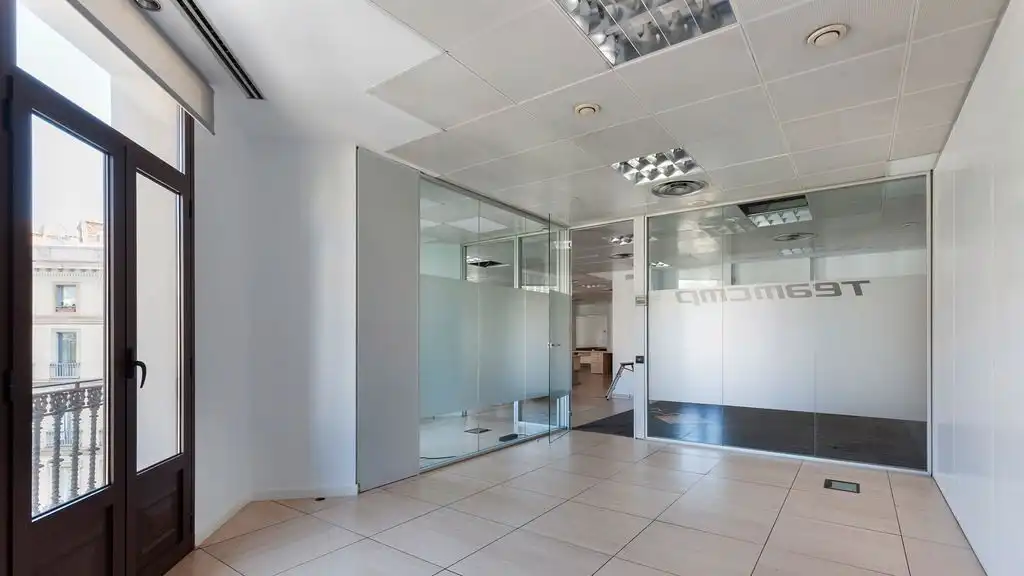Office space with lift to rent in Carrer de la Diputació, imagen 12
