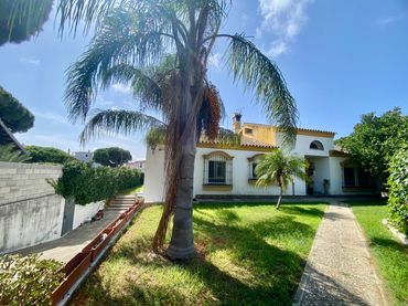 Villa con piscina in vendita a Vistahermosa - Fuentebravía