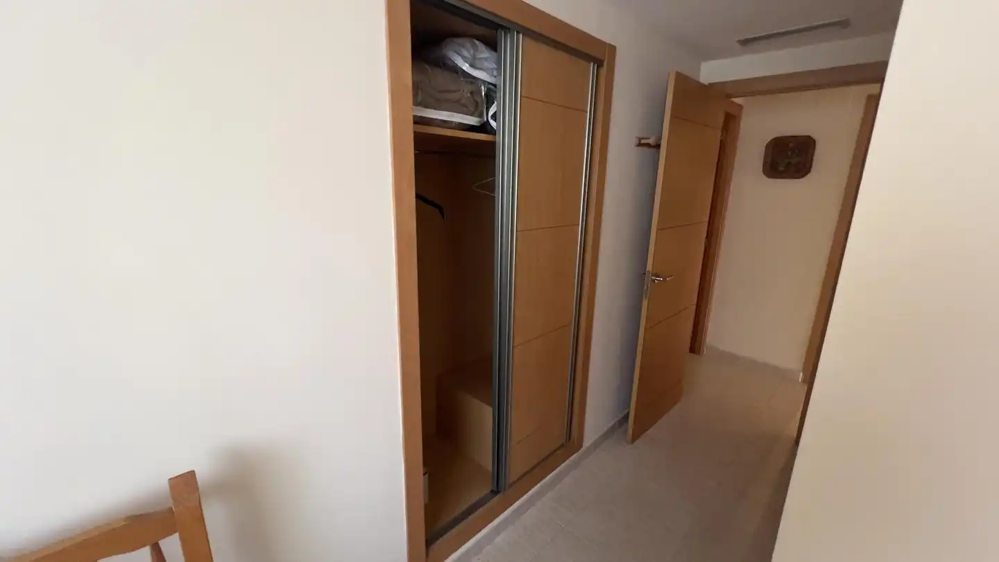 Erdgeschoss zum Verkauf in Torreblanca mit Klimaanlage, Privatgarten und Terrasse