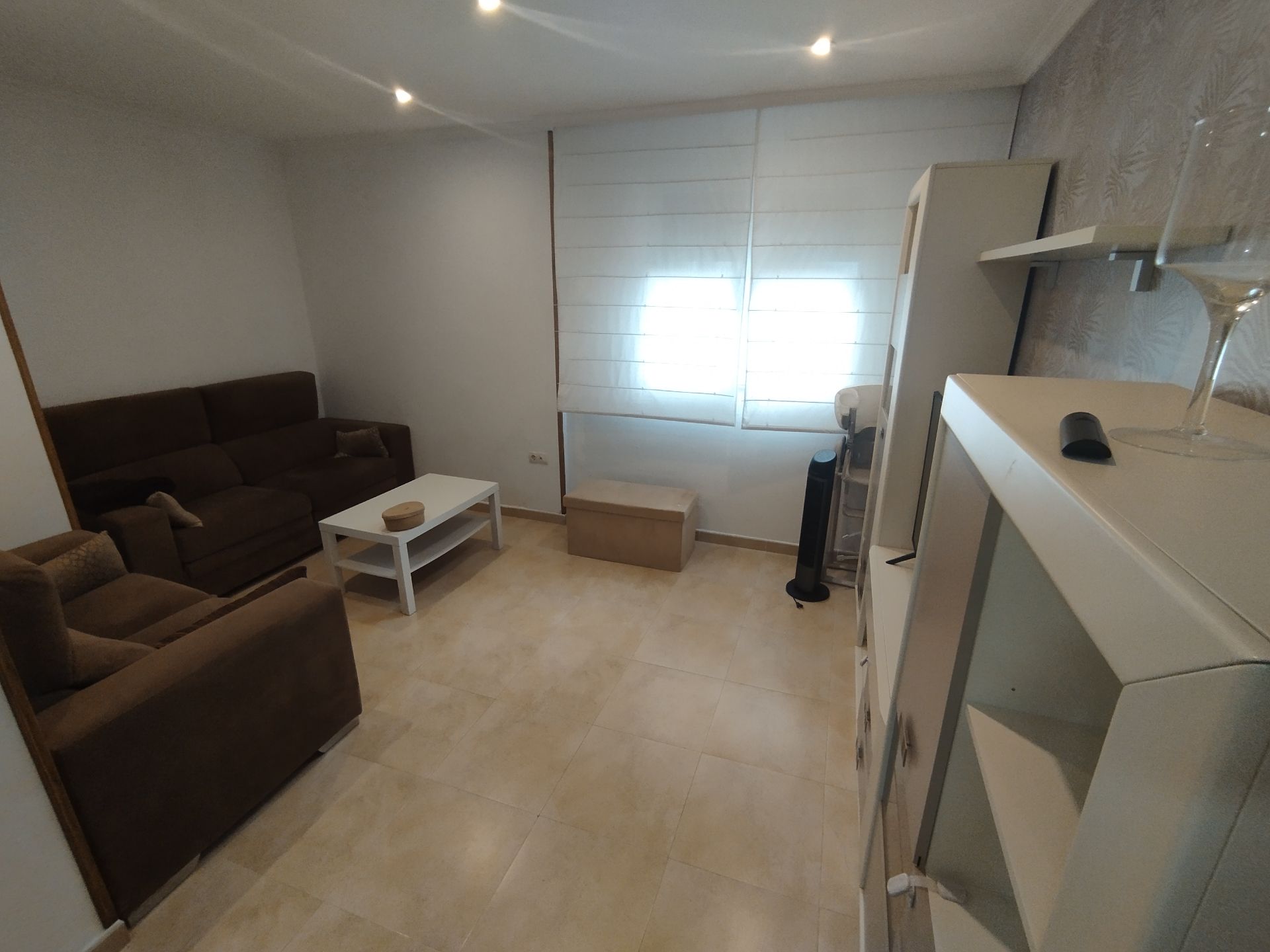 Sala d'estar de Casa adosada en venda en Viveiro amb Calefacció i Terrassa