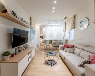 Living room of Flat to rent in  Madrid Capital  with Air Conditioner, Heating and Furnished