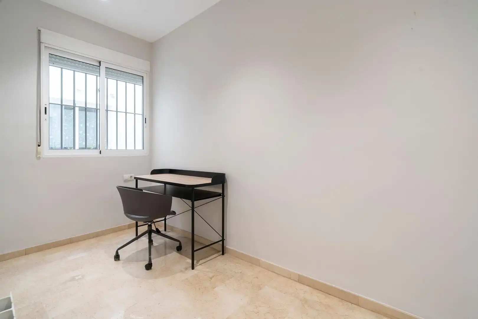Habitación de Piso de alquiler en Valencia con Aire acondicionado, Calefacción y Amueblado