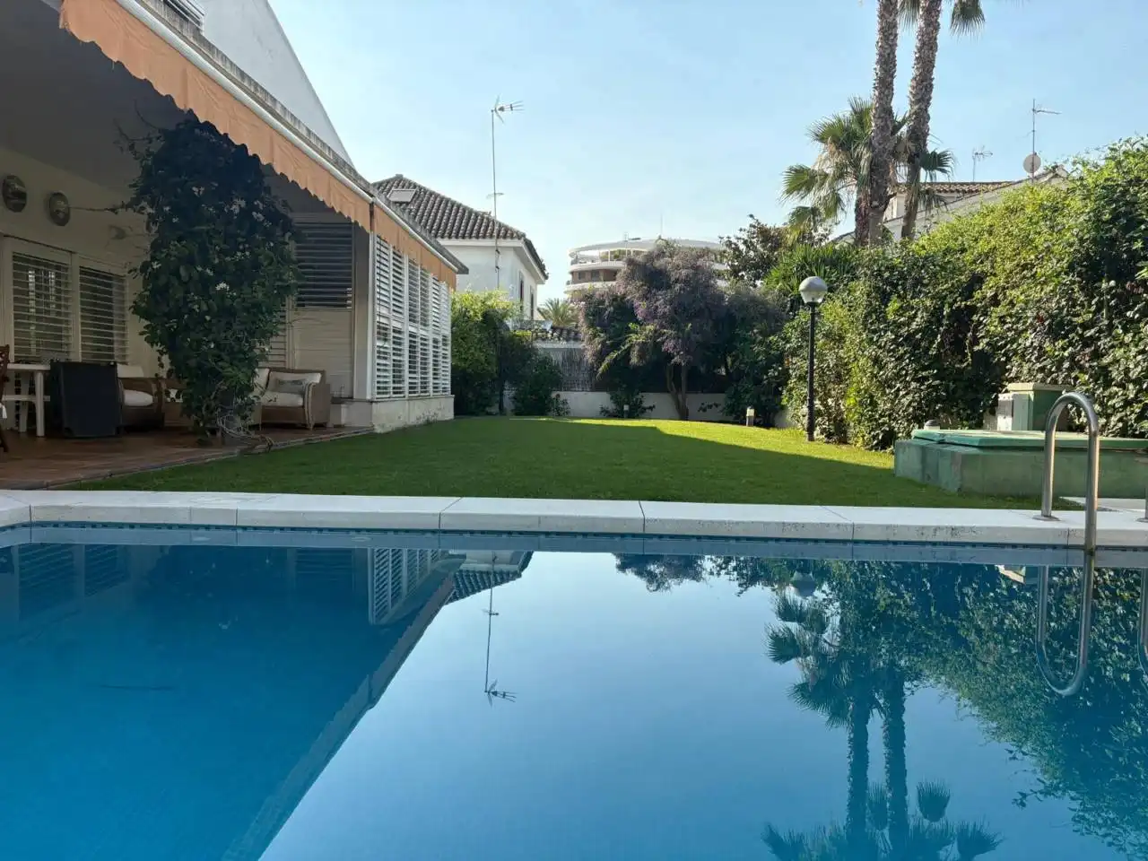 Piscina de Casa o xalet en venda en Jerez de la Frontera amb Aire condicionat, Jardí privat i Terrassa