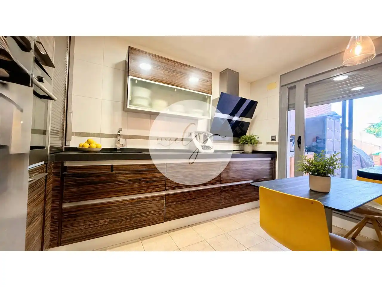 Kitchen of Detached homes for sale in Aldeamayor de San Martín  with Heating, Private garden and Terrace