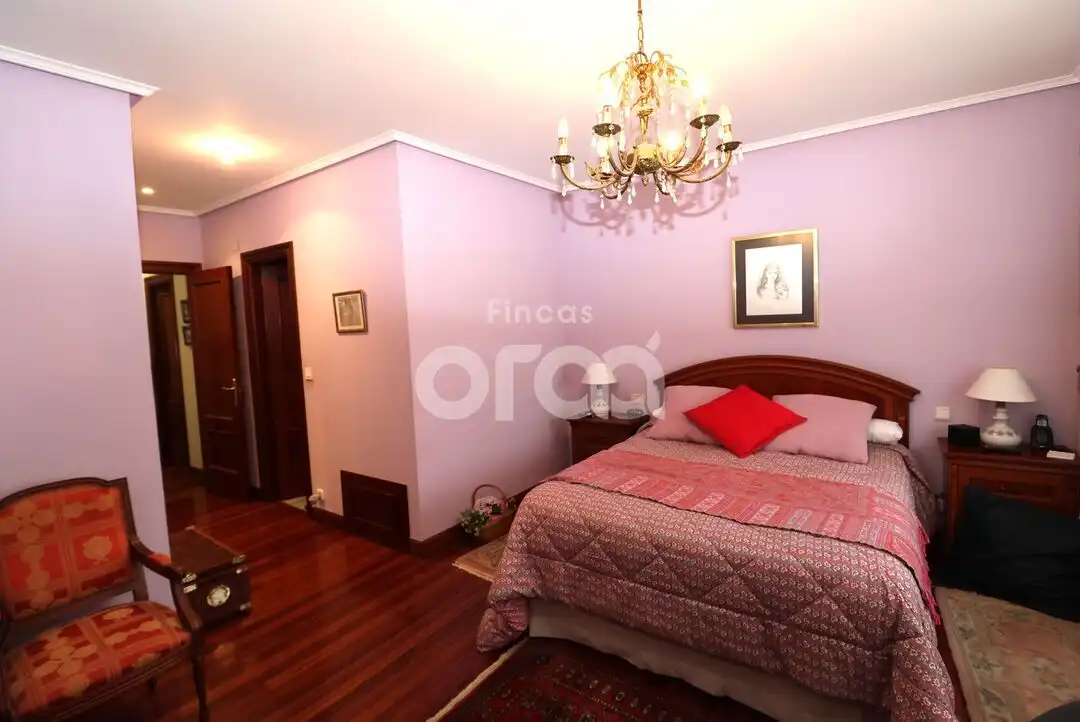 Schlafzimmer von Einfamilien-Reihenhaus zum Verkauf in Abanto y Ciérvana-Abanto Zierbena mit Heizung, Privatgarten und Möbliert