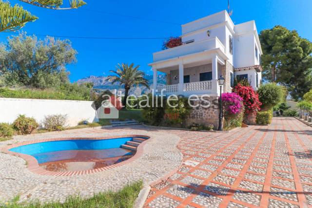 Casa-chalet en Venta en Villa Gadea