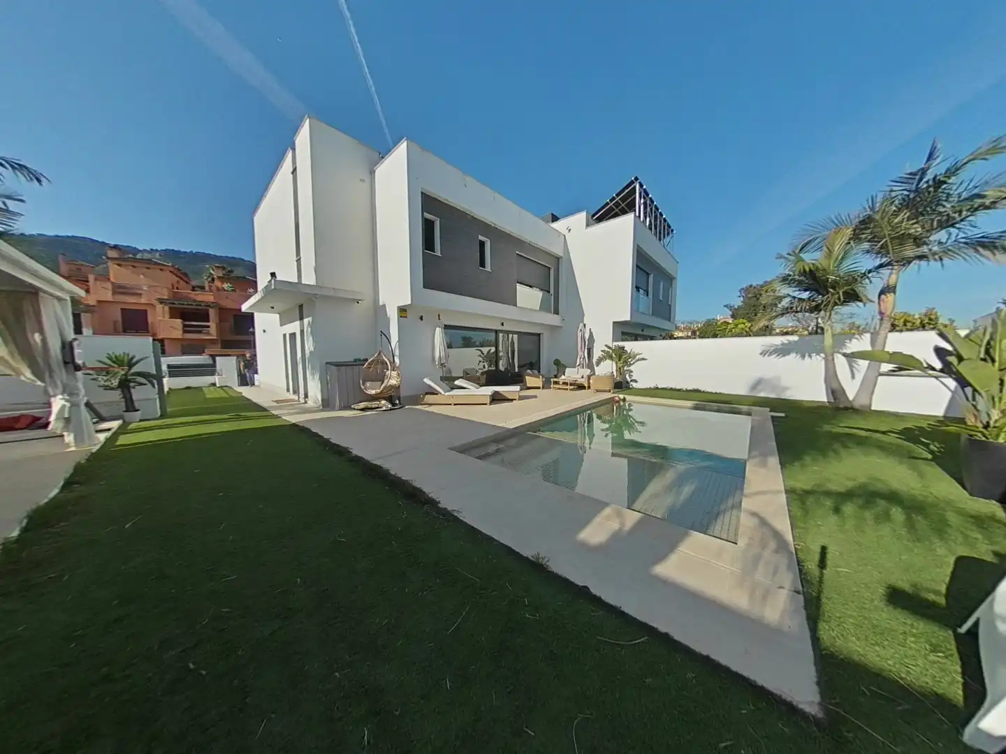 Vista exterior de Casa adosada en venta en Alhaurín de la Torre con Aire acondicionado, Jardín privado y Terraza