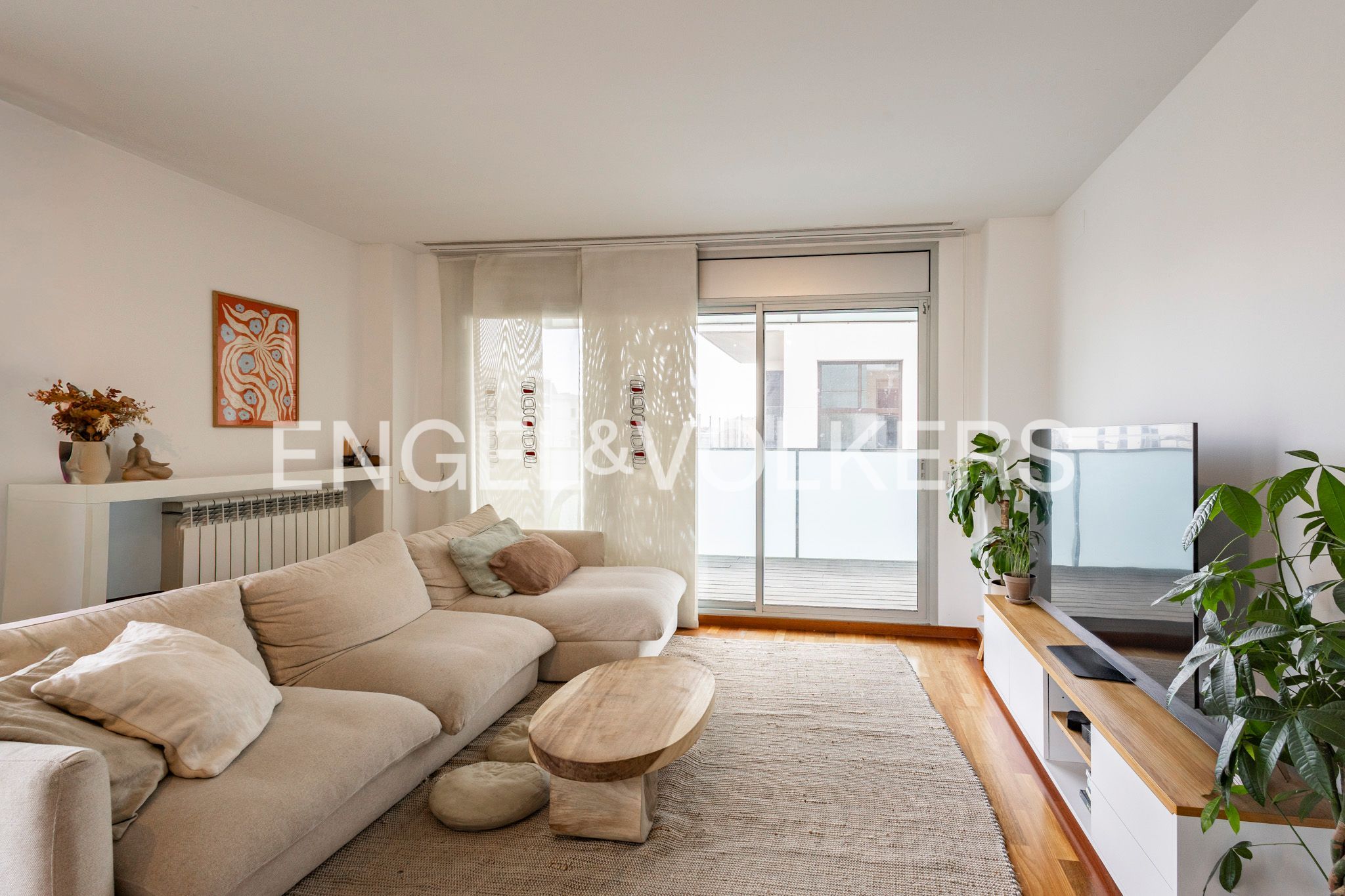 Living room of Flat for sale in Sant Cugat del Vallès  with Air Conditioner, Heating and Parquet flooring