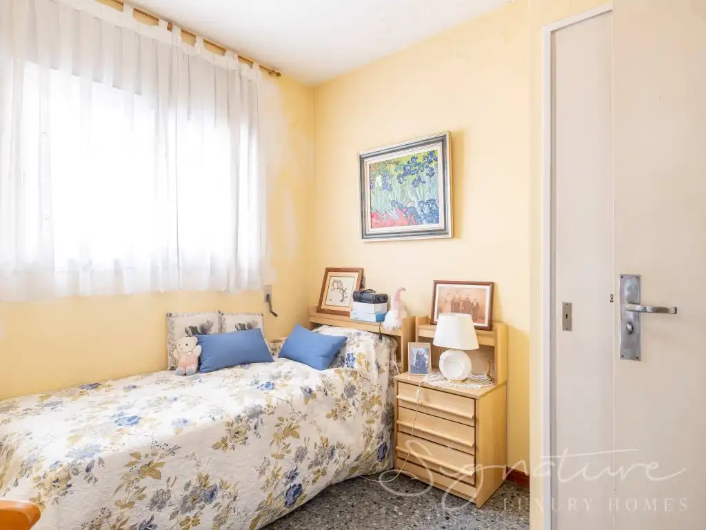 Habitación de Edificio en venta en L'Hospitalet de Llobregat