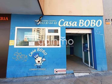 Locale commerciale in vendita a Jaén - CL PATROCINIO DE BIEDMA 8