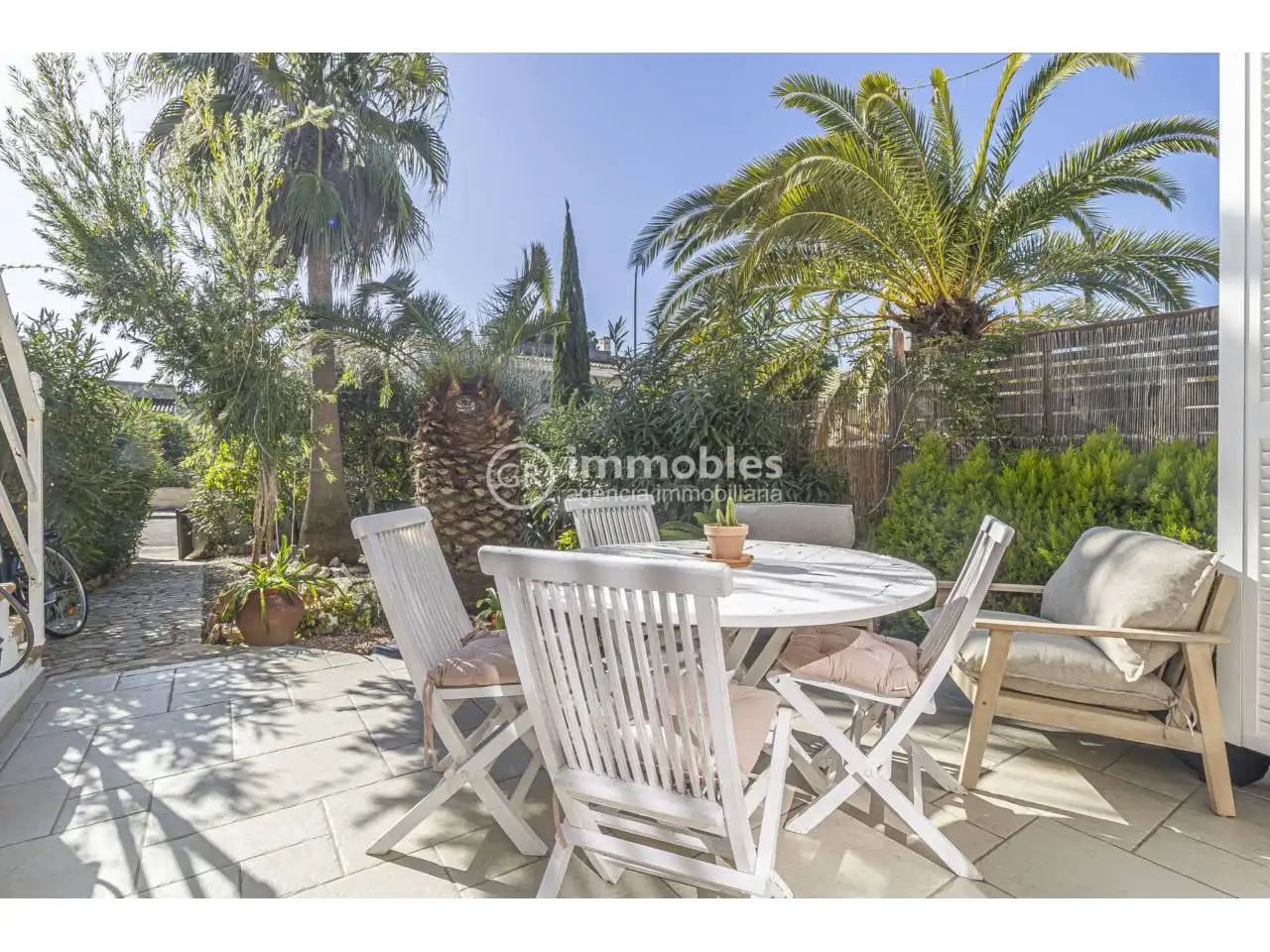 Semi-detached house with garden to rent in Calle Mussol