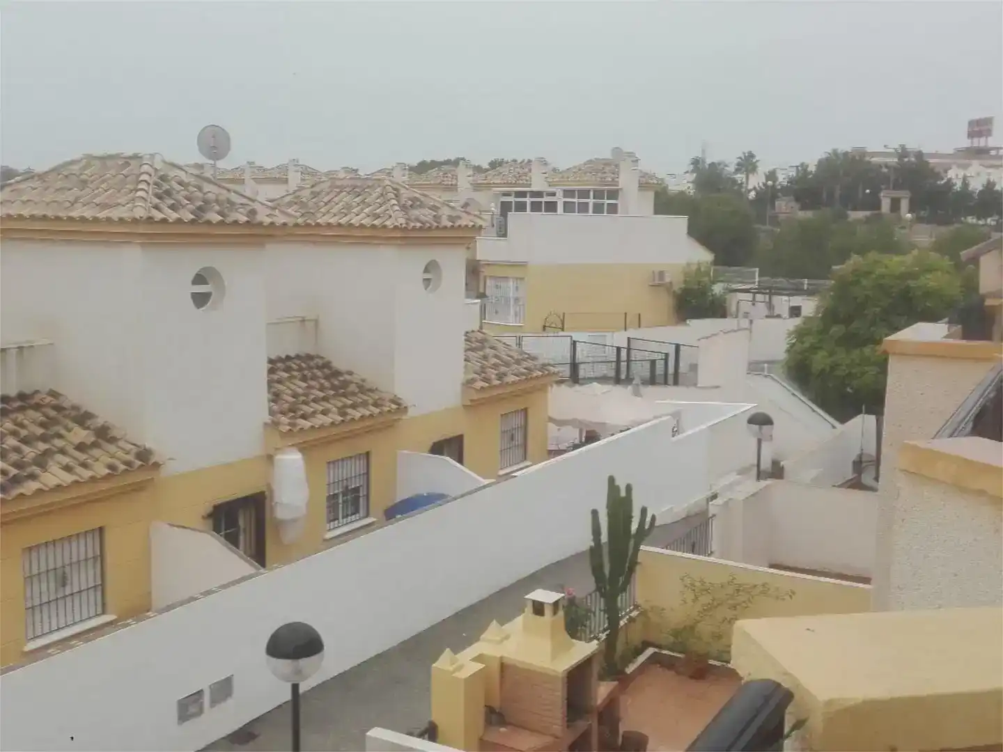 Vista exterior de Dúplex en venda en Torrevieja amb Aire condicionat i Piscina