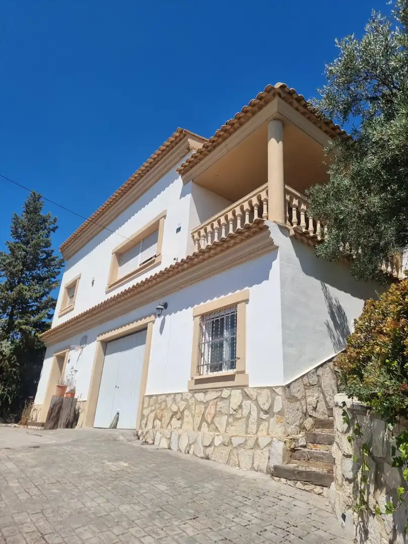 Vista exterior de Casa o chalet en venta en Chiva con Calefacción, Jardín privado y Terraza