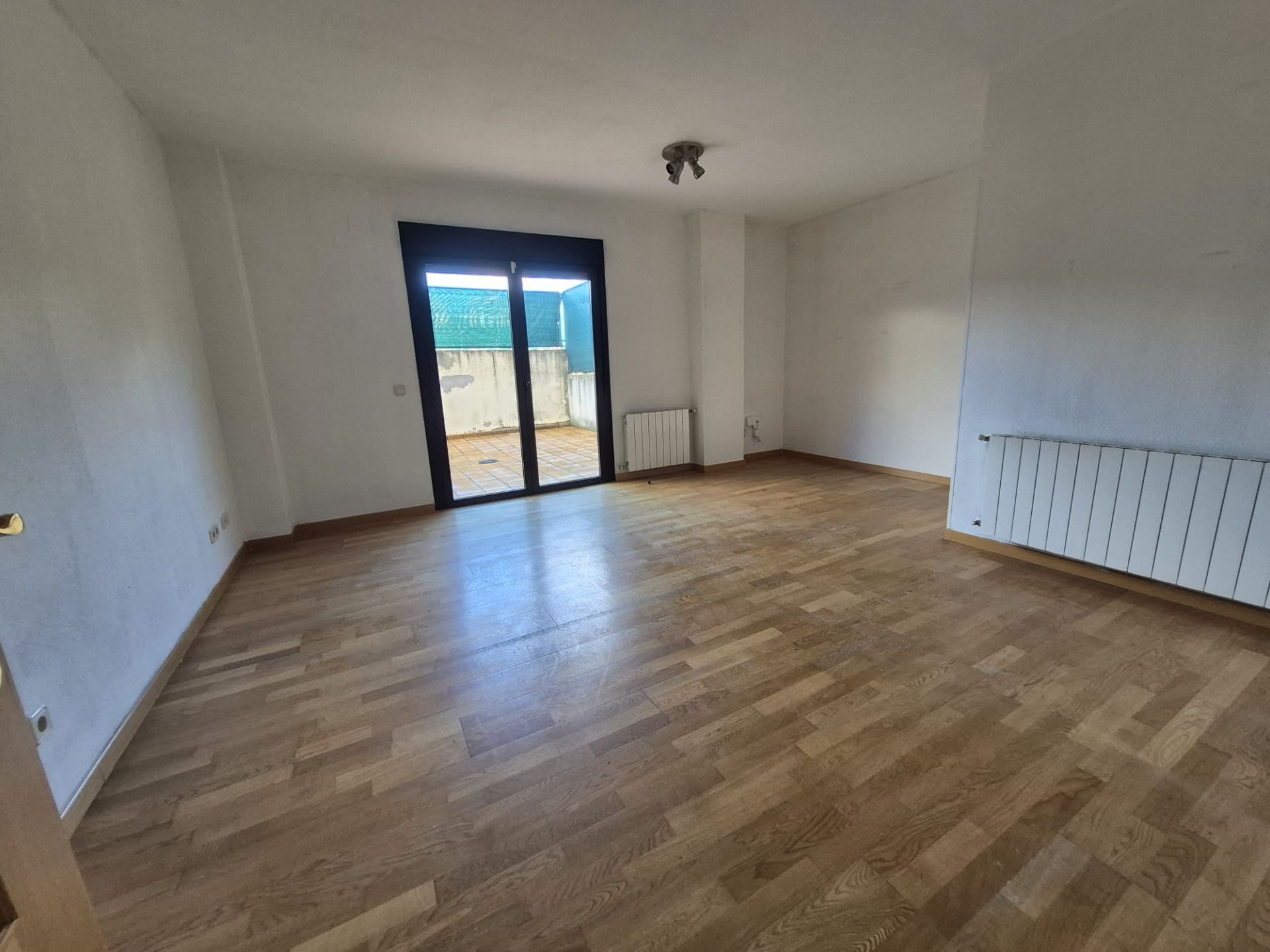 Sala d'estar de Pis en venda en Ávila Capital amb Calefacció