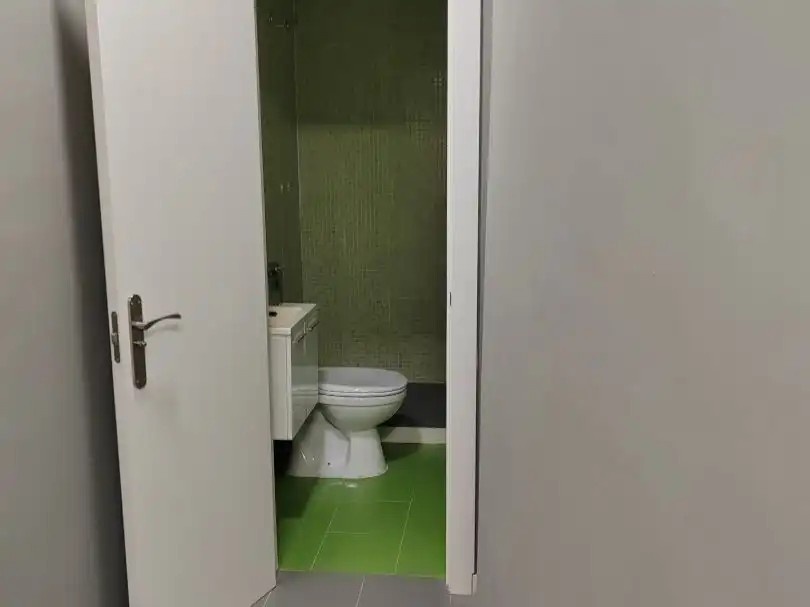 Bany de Local de lloguer en Foios