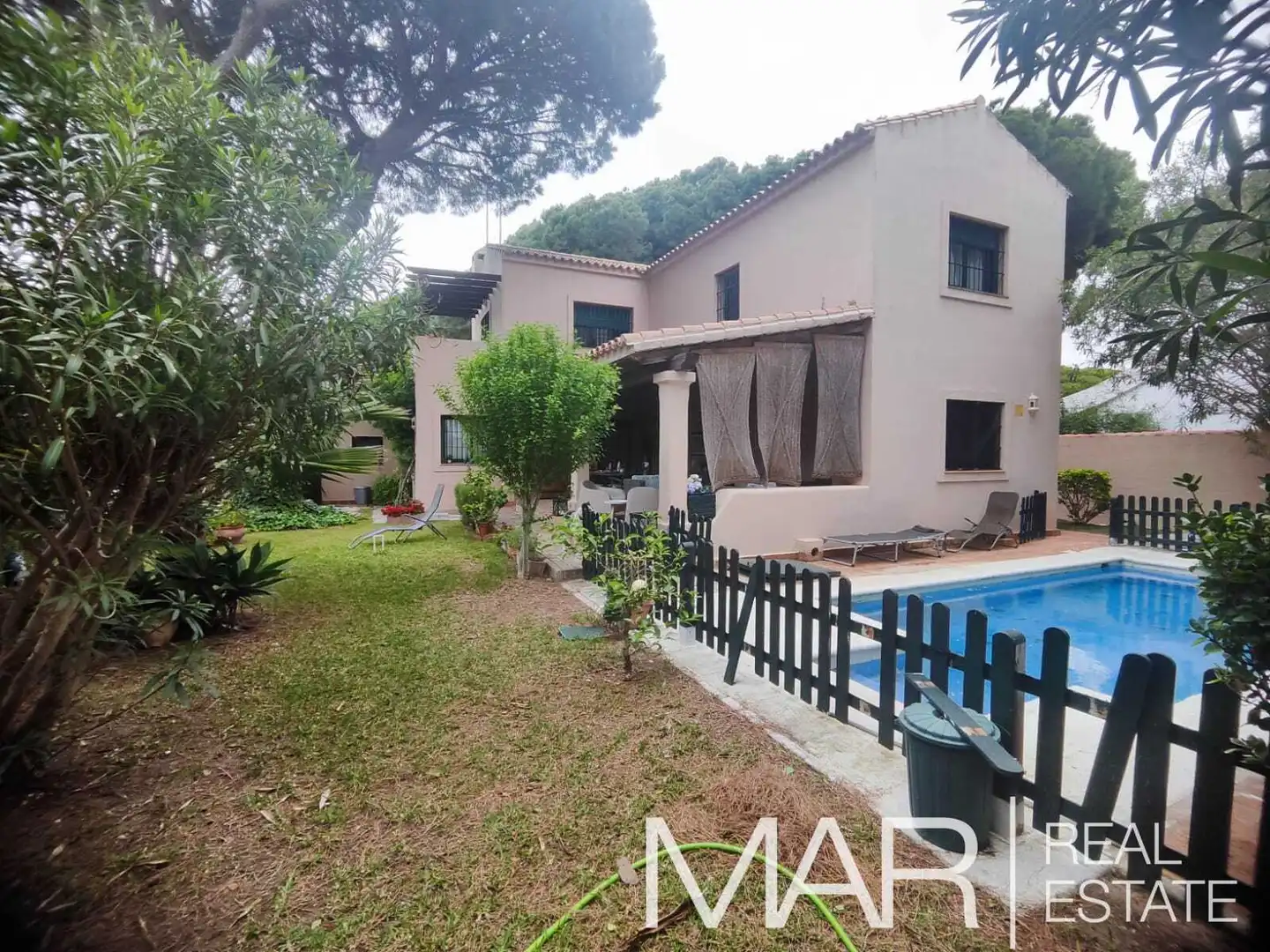 Chalet con piscina en venta en La Barrosa, imagen 15