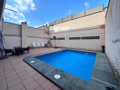 Swimming pool of Flat for sale in Manresa  with Air Conditioner, Terrace and Swimming Pool