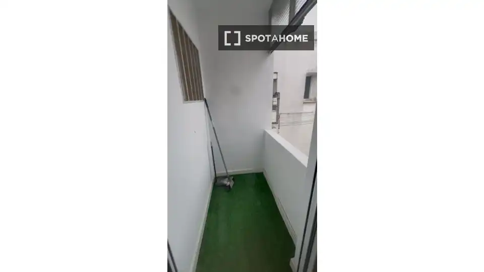 Terrassa de Pis de lloguer en  Madrid Capital amb Aire condicionat, Calefacció i Moblat