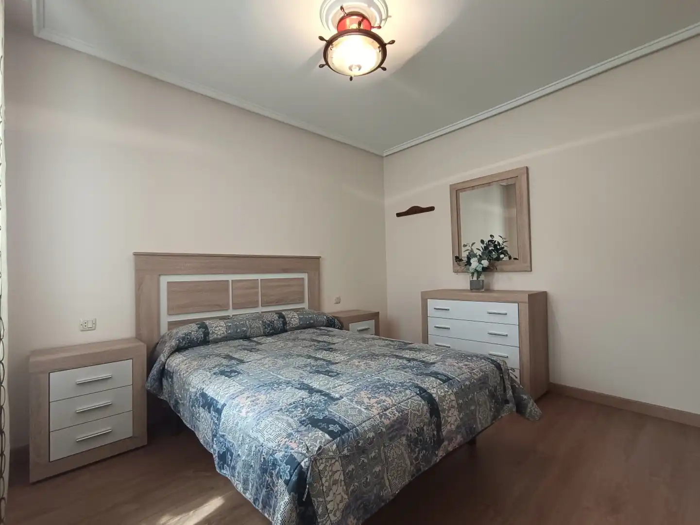 Schlafzimmer von Wohnung zur Miete in Gijón  mit Heizung, Abstellraum und Möbliert