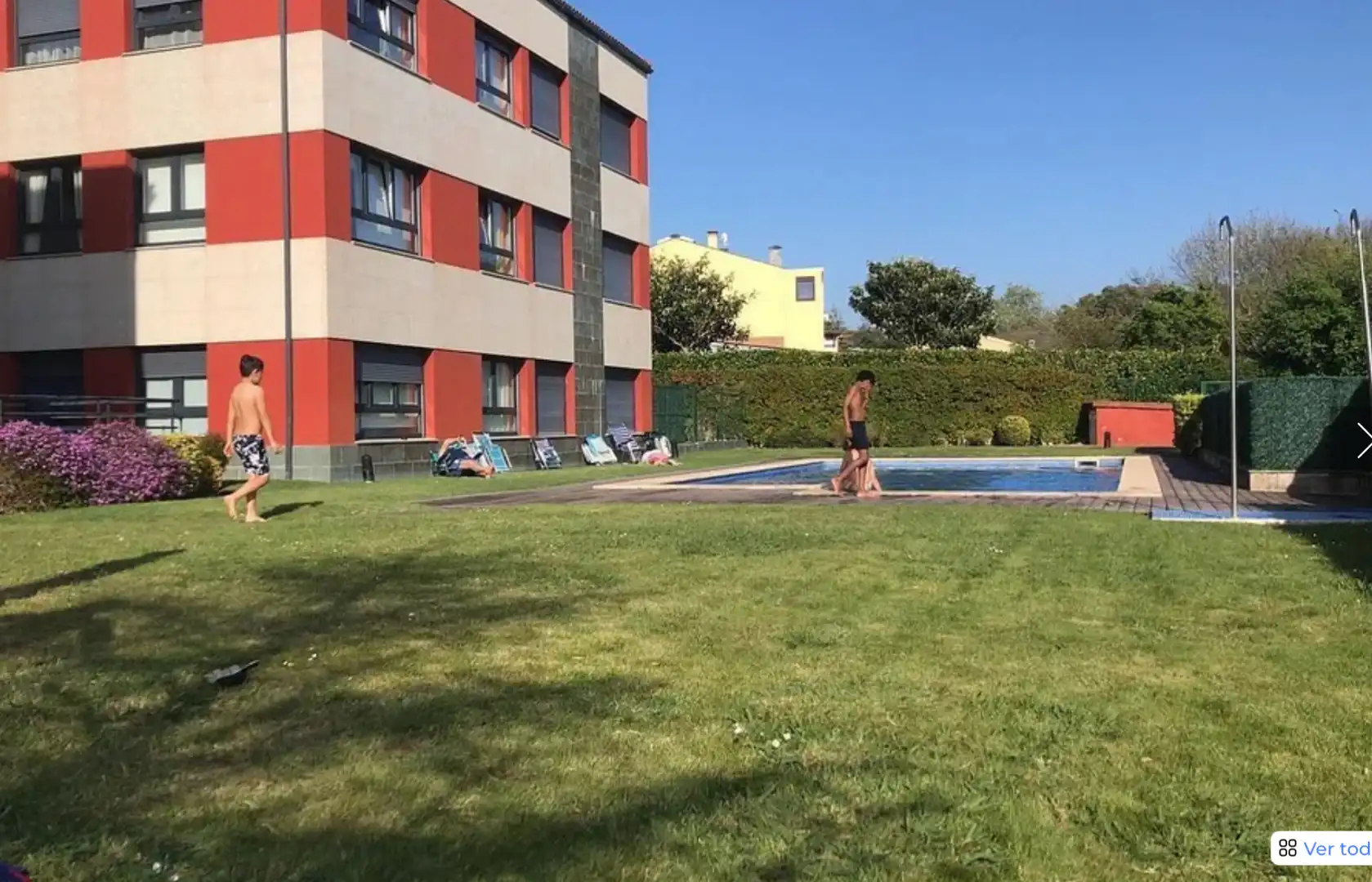 Piscina de Dúplex en venta en Oleiros con Calefacción, Trastero y Amueblado