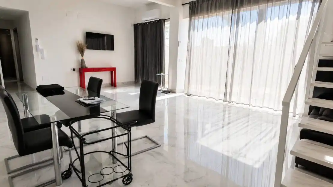 Sala d'estar de Finca rústica en venda en Orihuela amb Aire condicionat, Jardí privat i Terrassa