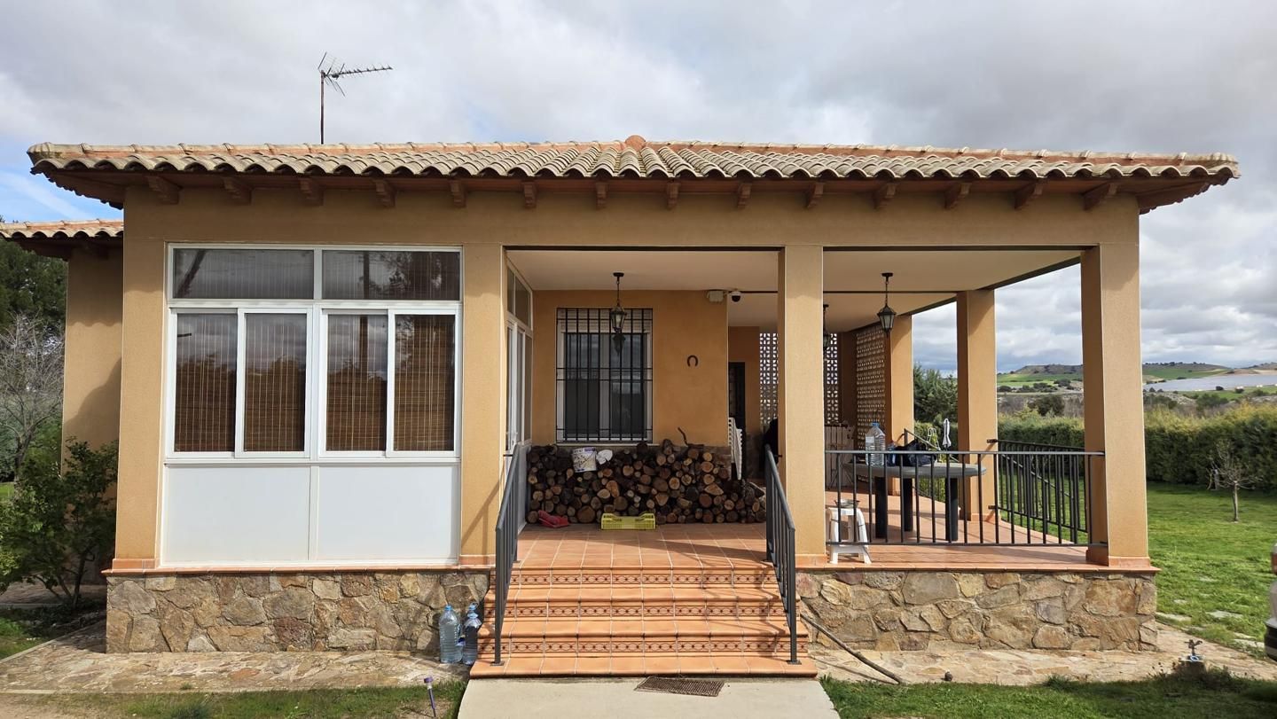 Vista exterior de Casa o chalet en venta en Villar de Cañas con Calefacción, Jardín privado y Internet
