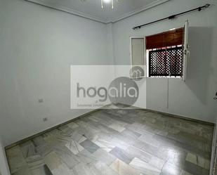 Bedroom of Flat to rent in  Sevilla Capital  with Air Conditioner