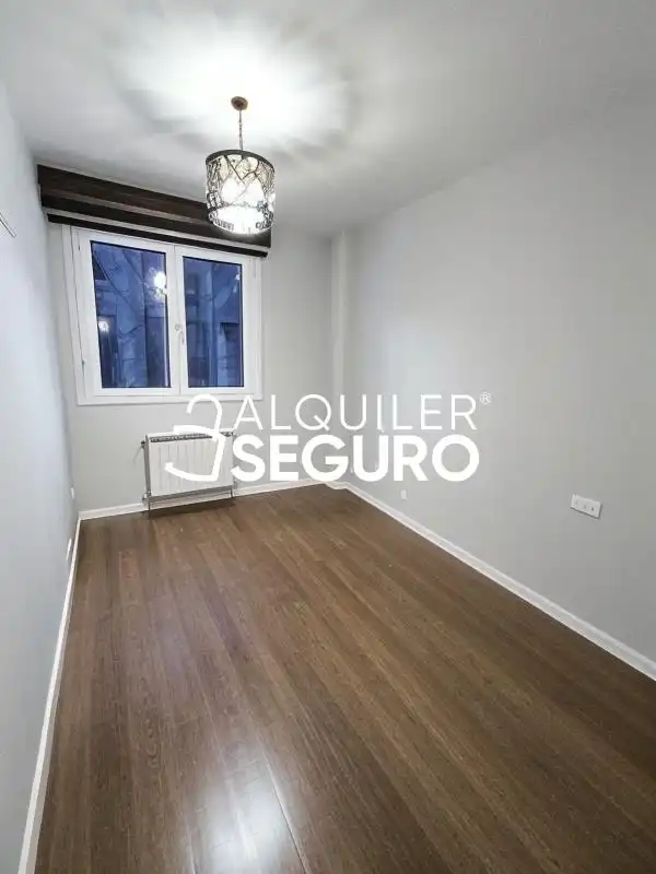 Habitación de Piso de alquiler en Madrid con Calefacción, Terraza y Trastero