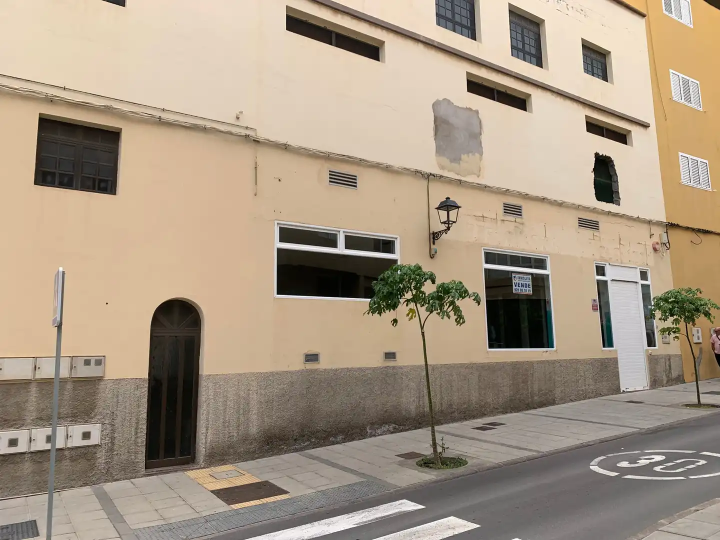 Vista exterior de Local en venta en Gáldar