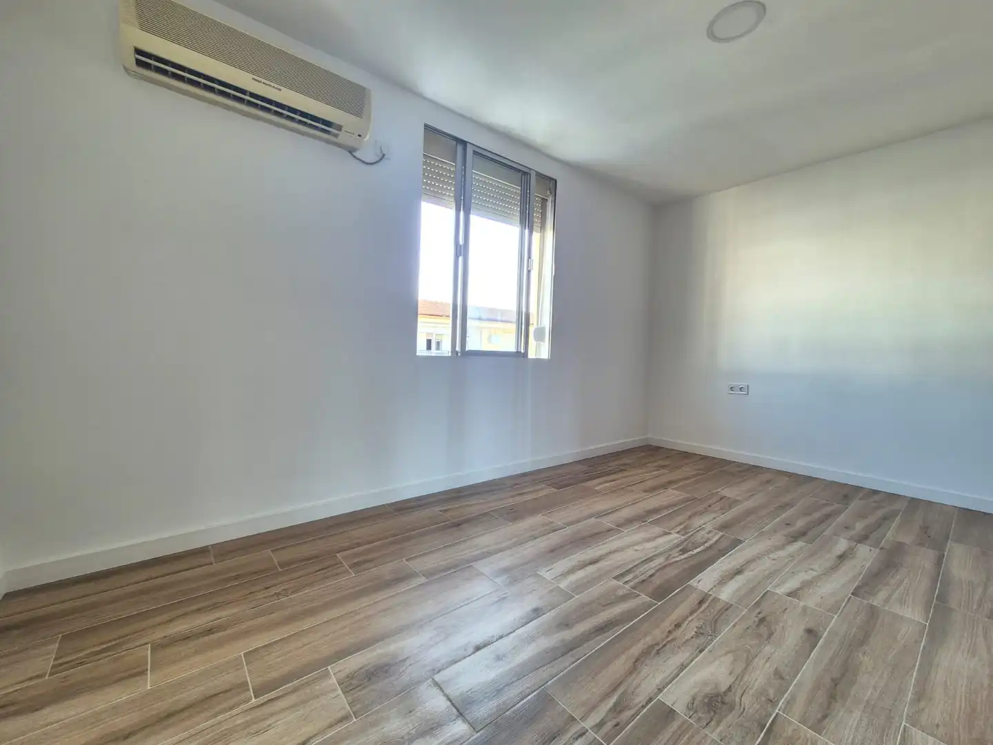 Wohnung zur Miete in Calle Ciudad de Paterna, 10, Parque Alcosa