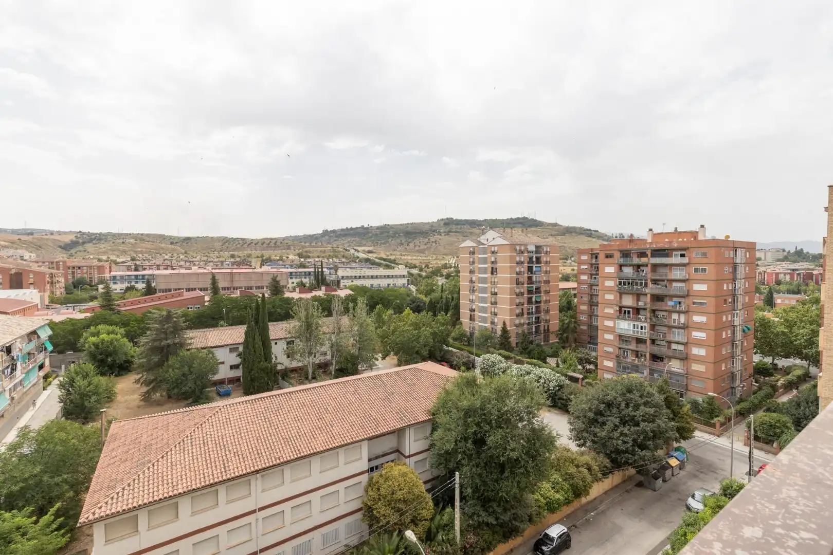 Vista exterior de Piso en venta en Granada con Terraza y Balcón