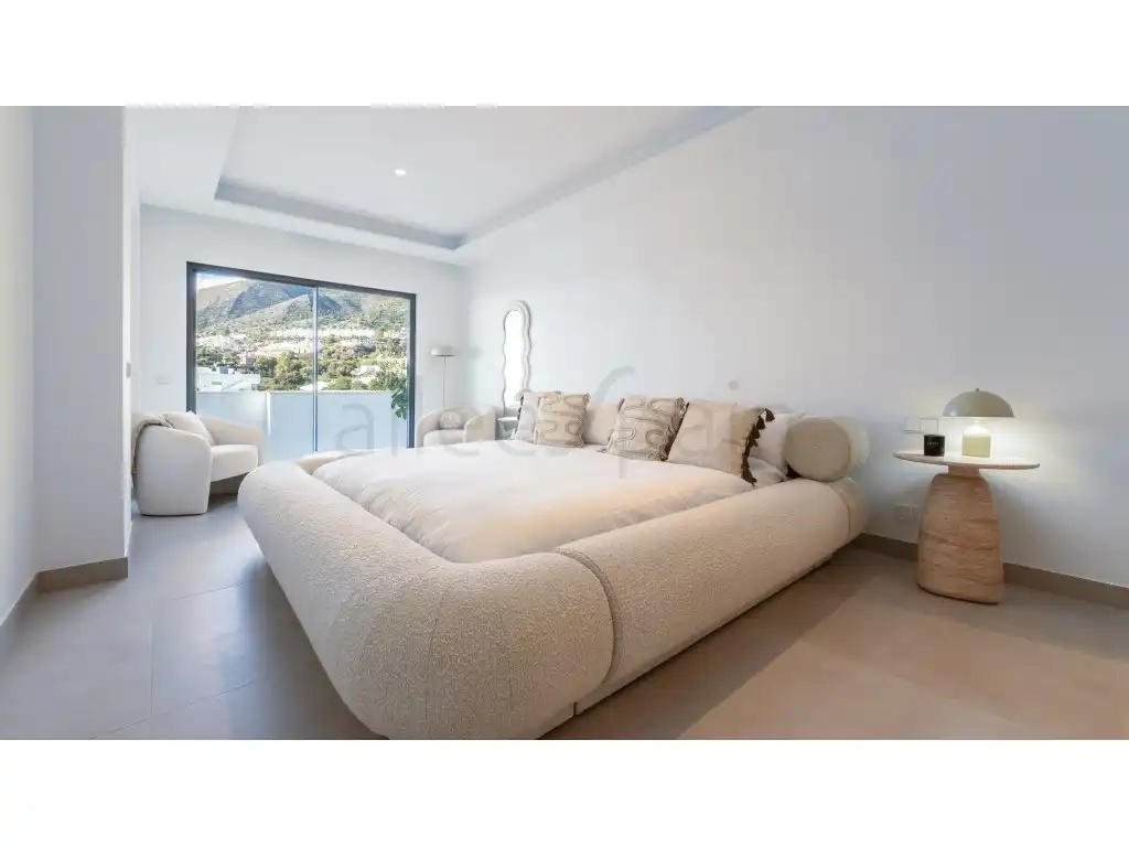 Dormitori de Casa o xalet en venda en Benalmádena amb Aire condicionat, Piscina i Moblat