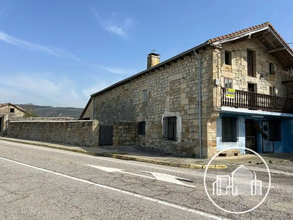 Vista exterior de Casa o chalet en venta en Valle de Valdebezana con Calefacción