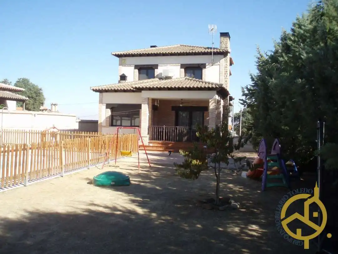 Exterior view of Houses for sale in Nambroca  with Air Conditioner, Heating and Private garden