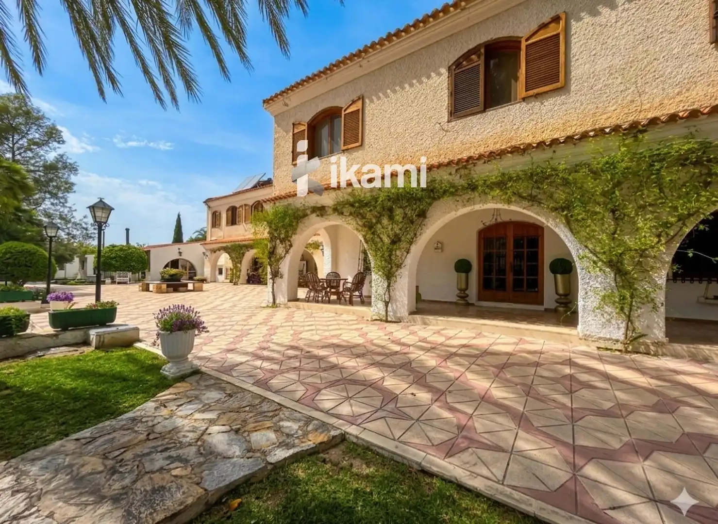 Vista exterior de Casa o chalet en venta en Elda con Calefacción, Trastero y Piscina