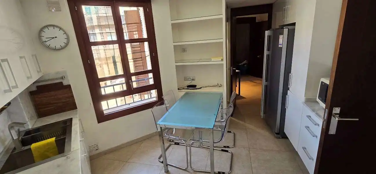 Cuina de Pis de lloguer en  Palma de Mallorca amb Aire condicionat, Calefacció i Moblat