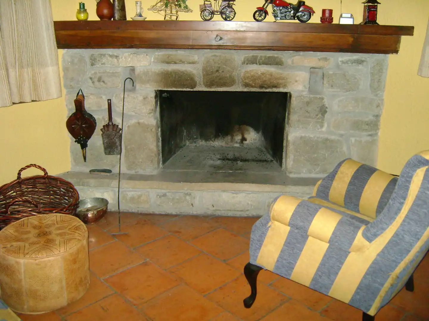 Sala de estar de Casa o chalet en venta en Valle de Hecho con Jardín privado, Terraza y Amueblado
