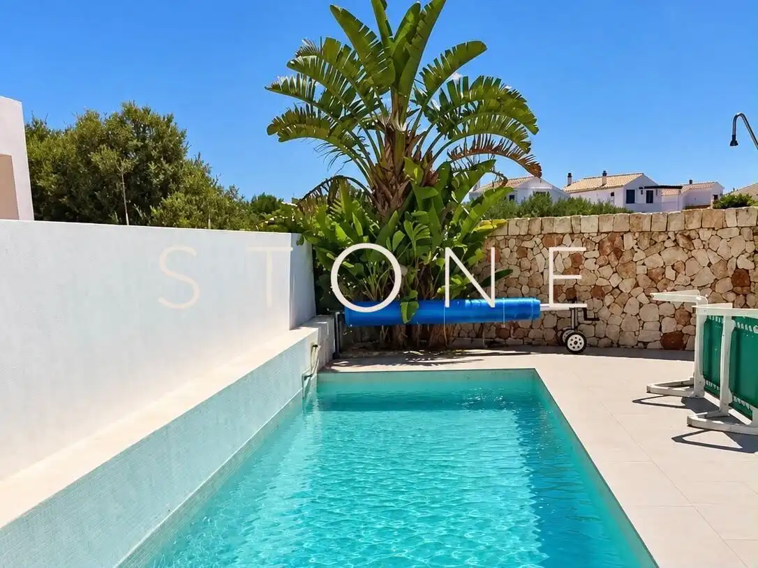 Casa amb piscina en venda a Cala Blanca