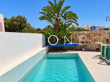 Casa amb piscina en venda a Cala Blanca