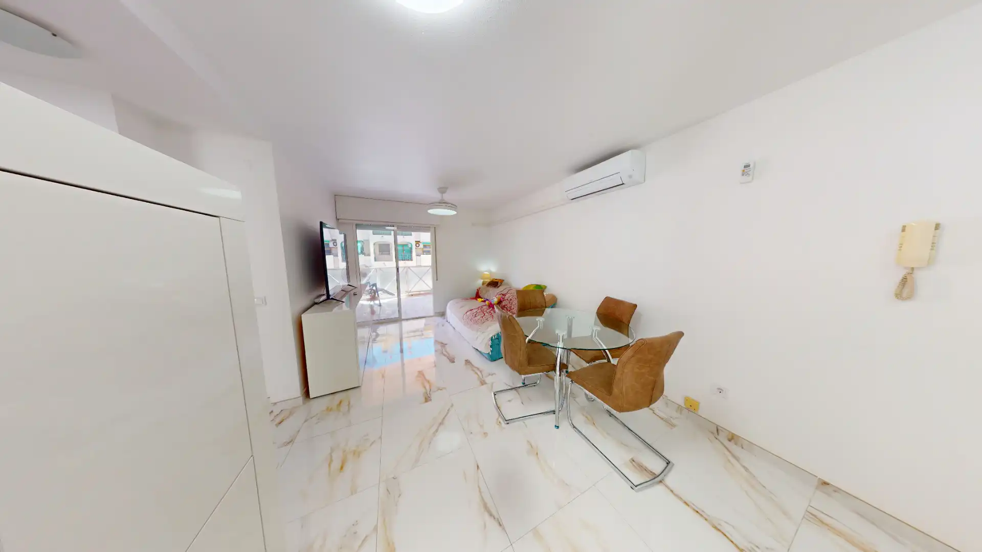 Sala de estar de Piso en venta en Torrevieja con Aire acondicionado, Calefacción y Terraza