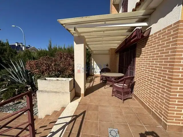 Doppelhaushälfte zum Verkauf in Valdepeñas, imagen 2
