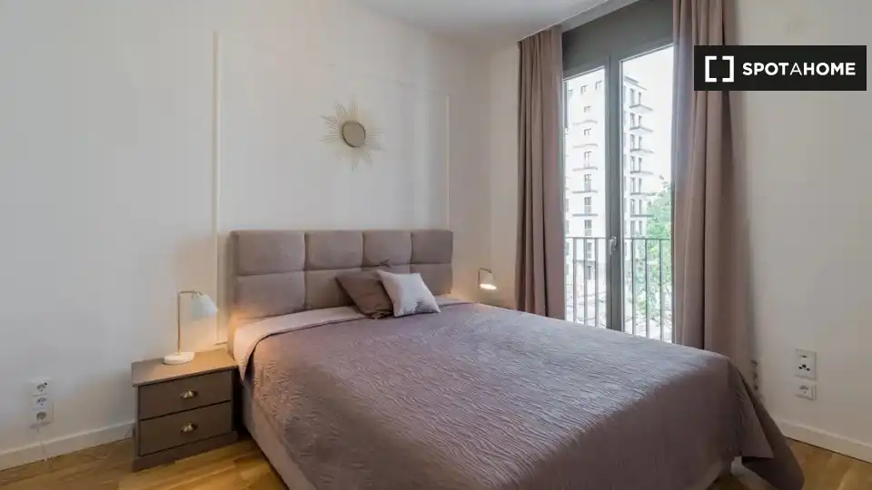 Dormitori de Apartament per a compartir en Nuñomoral amb Aire condicionat, Terrassa i Moblat