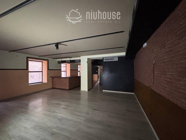 Local comercial en Alquiler en Puigcerdà