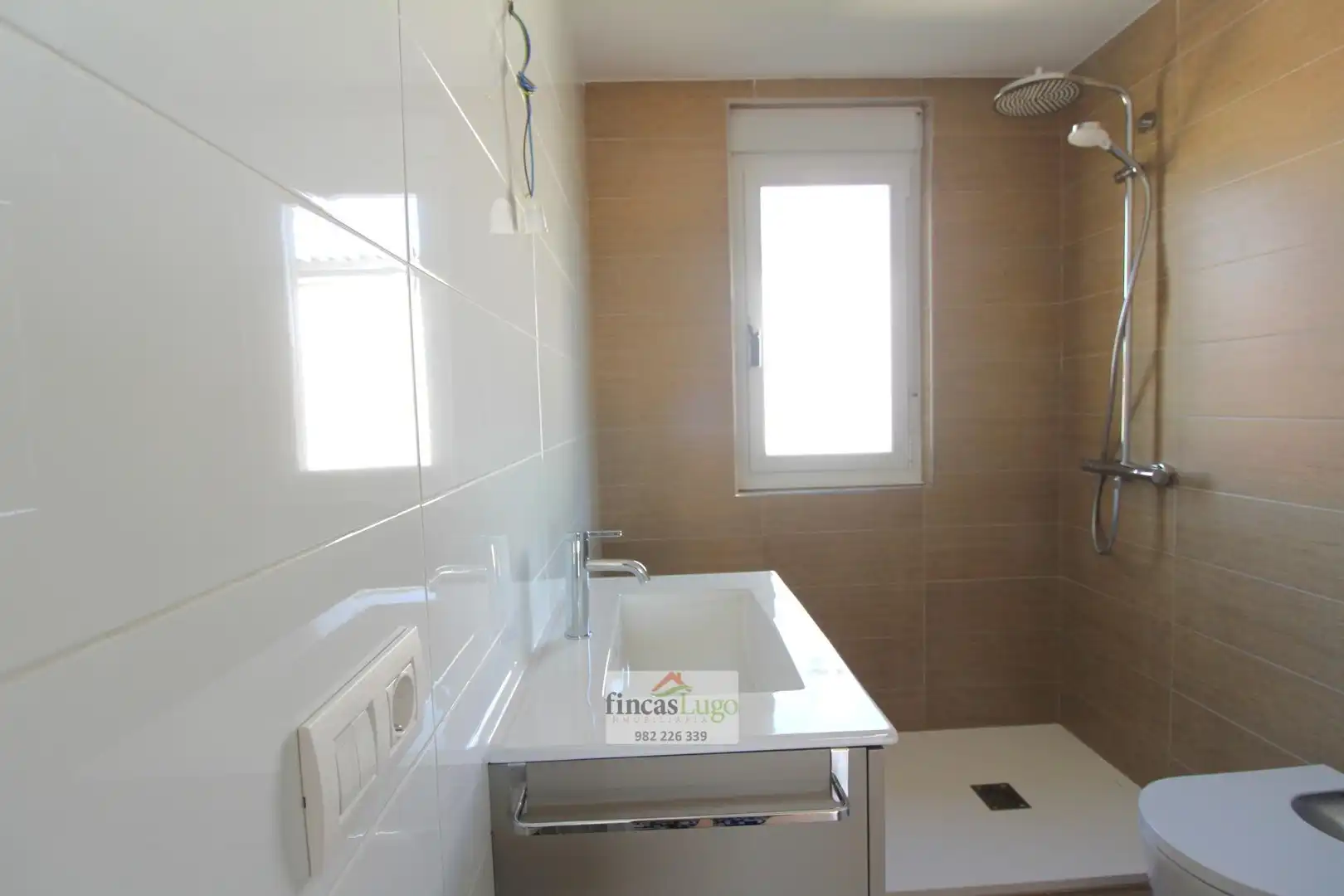 Baño de Casa o chalet en venta en Lugo con Calefacción, Jardín privado y Terraza