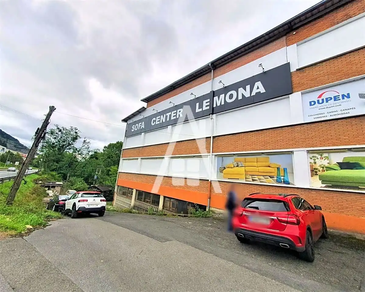 Vista exterior de Nau industrial en venda en Lemoa