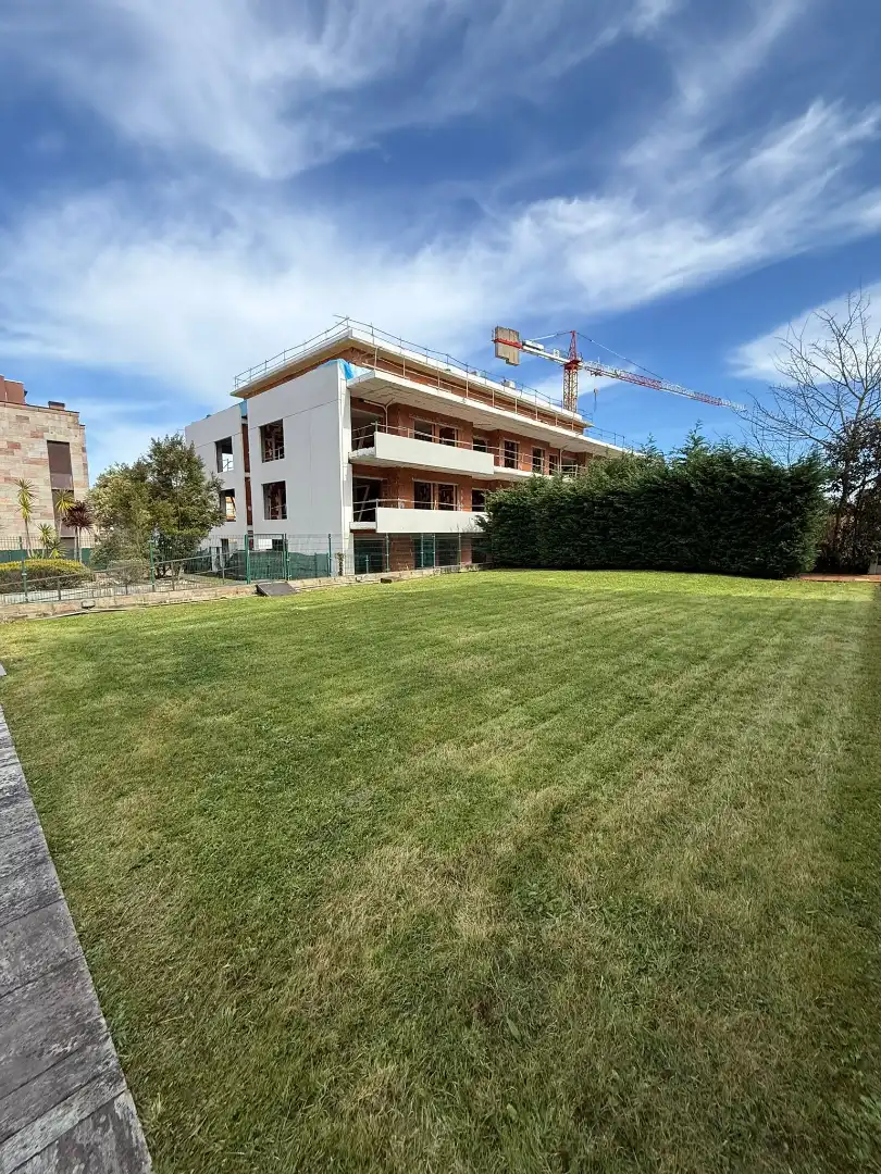Vista exterior de Ático en venta en Llanes con Calefacción, Terraza y Trastero