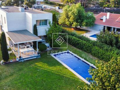 Vista exterior de Casa o xalet en venda en Girona Capital amb Aire condicionat, Calefacció i Jardí privat